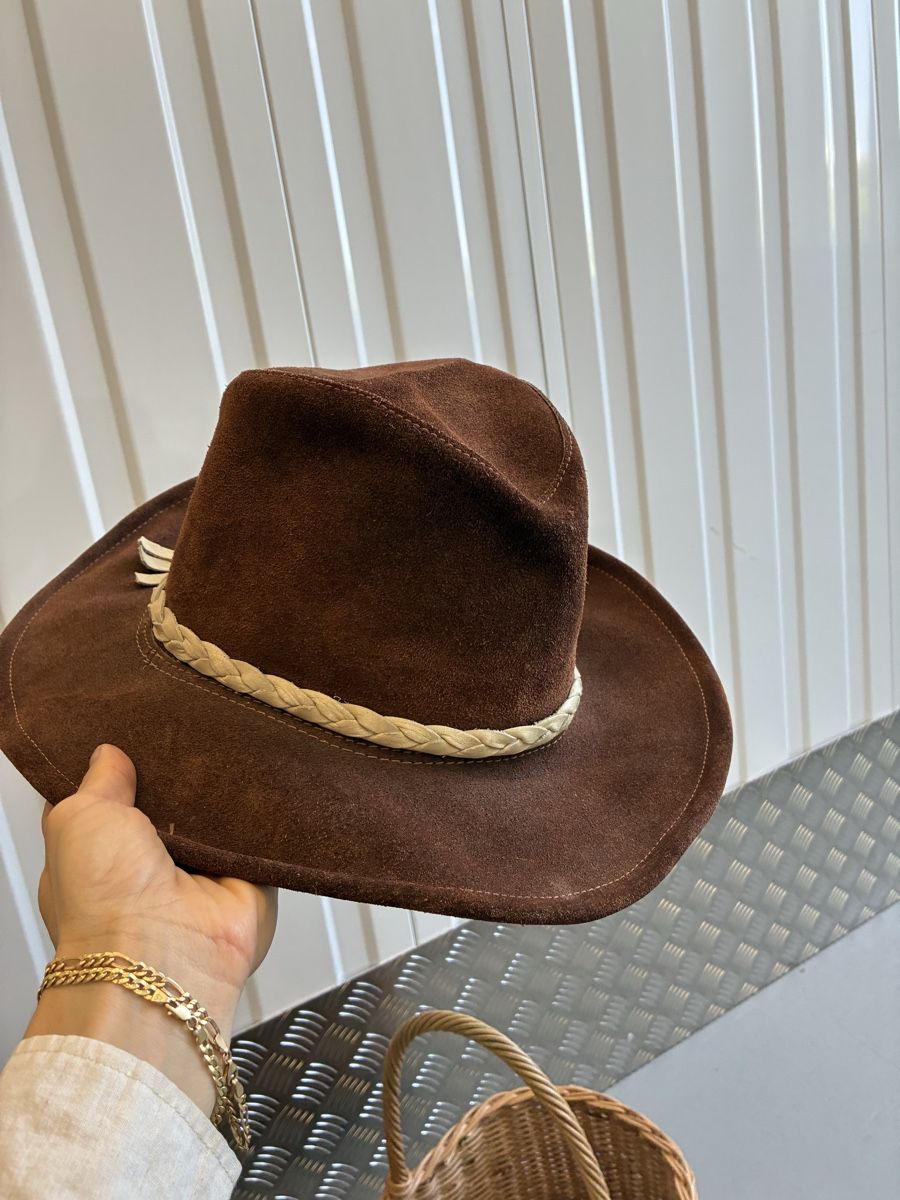 Copricapi, berretti & cappellini: Brauner Cowboyhut aus Wildleder – Usato da Bern venduto da wisemagpie 2