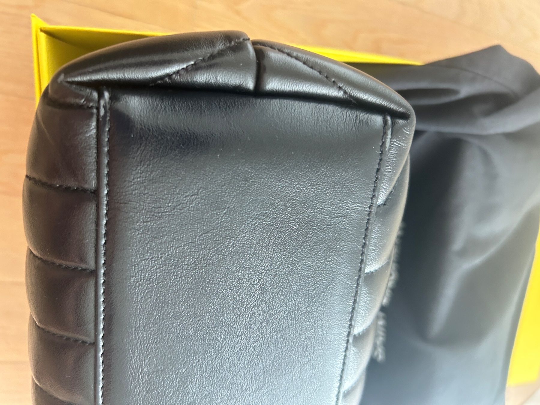 Saint Laurent Borse da donna: Saint Laurent LouLou Medium Bag – Usato da Schaffhausen venduto da missclichy 4
