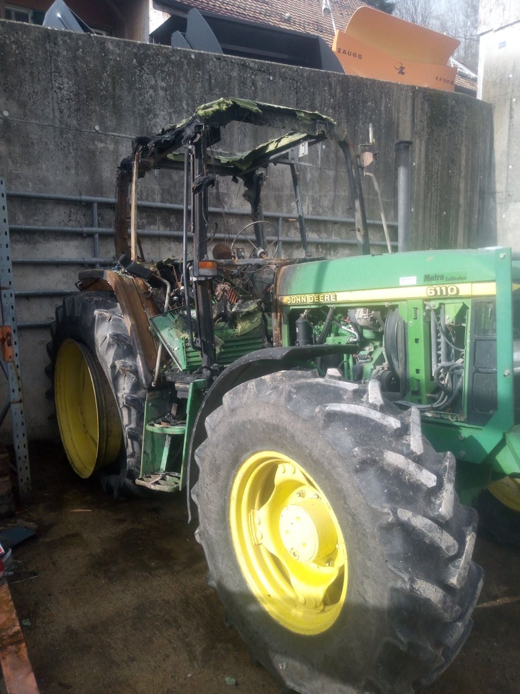 John Deere Traktoren: Traktor John Deere 6110 – Defekt aus Rüttenen von Dart4 2