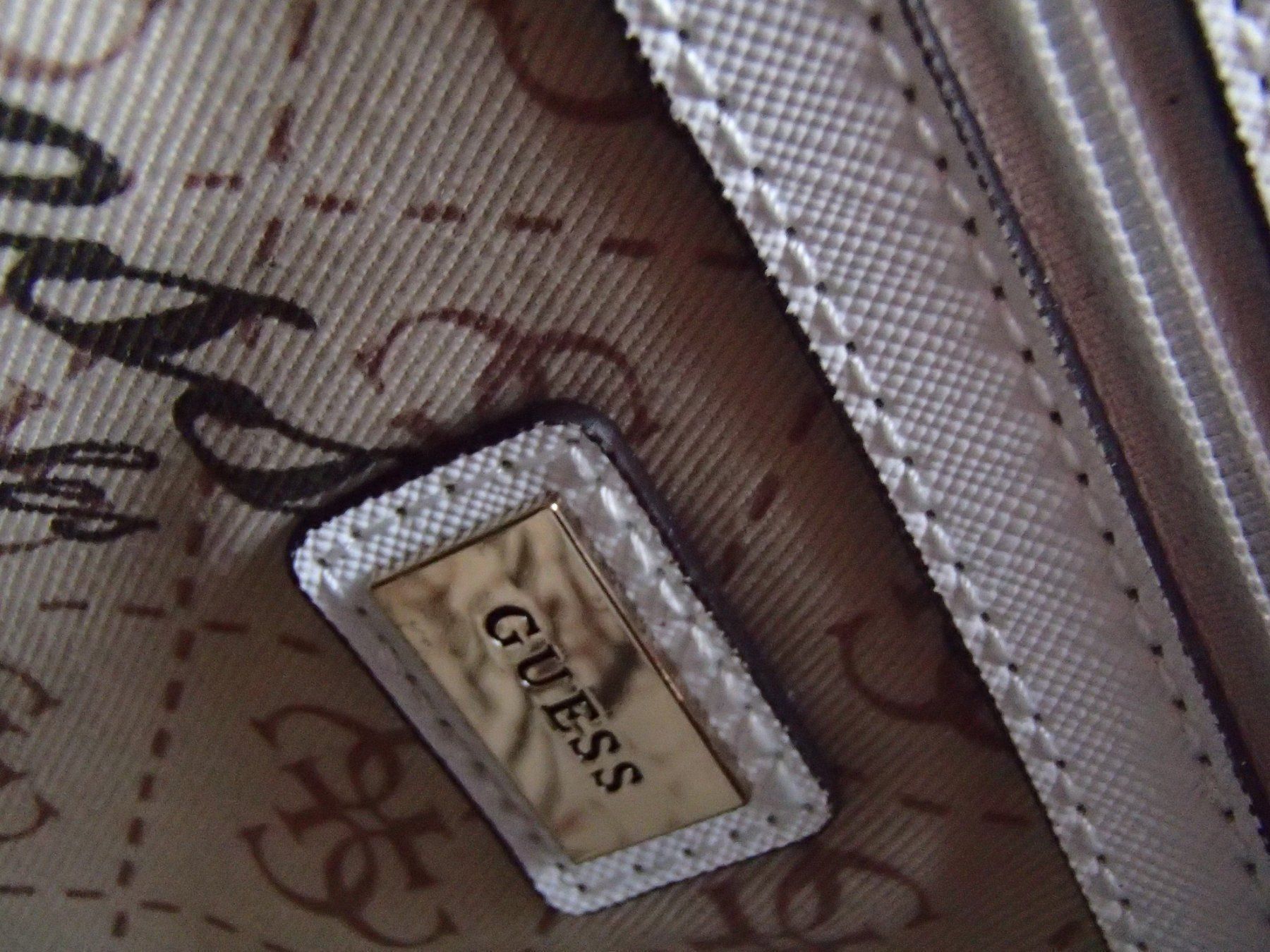 Guess Borse da donna: neue GUESS Tasche Pochette mit Kette – Nuovo e nell'imballaggio originale da Schöfflisdorf venduto da pullux 6