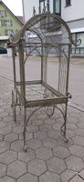 Schöner Blumenwagen