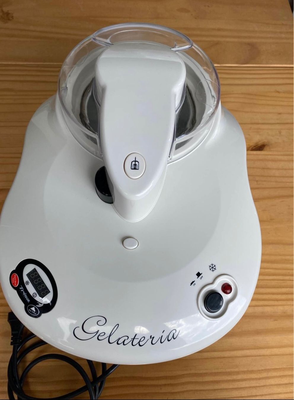 Trisa Elettrodomestici da cucina: Machine à glace Trisa  avec compresseur – Usato da monthey venduto da bunny08