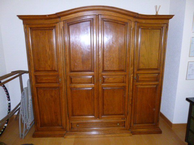 Armadi: Armoire en chêne rustique – Usato da Colombier NE venduto da Morel56