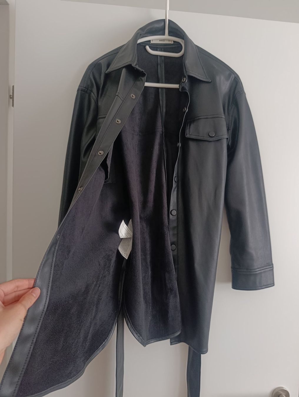 Zara Chemisiers: Bluse/Jacke in Lederoptik Gr. 34 – D'occasion à Dietikon par iksan 2