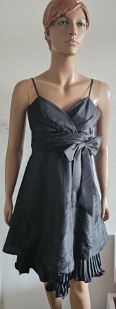 Neues elegantes Kleid Gr. 36, Schwarz