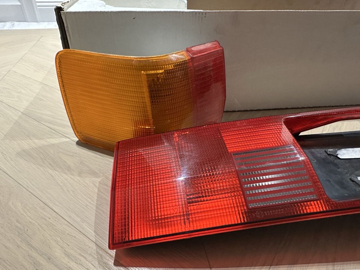 Audi Tutti pezzi di ricambio auto: Treser Heckleuchten Set Audi 90 Typ 89 – Nuovo (secondo la descrizione) da Glis venduto da FasnachtShop.ch 1