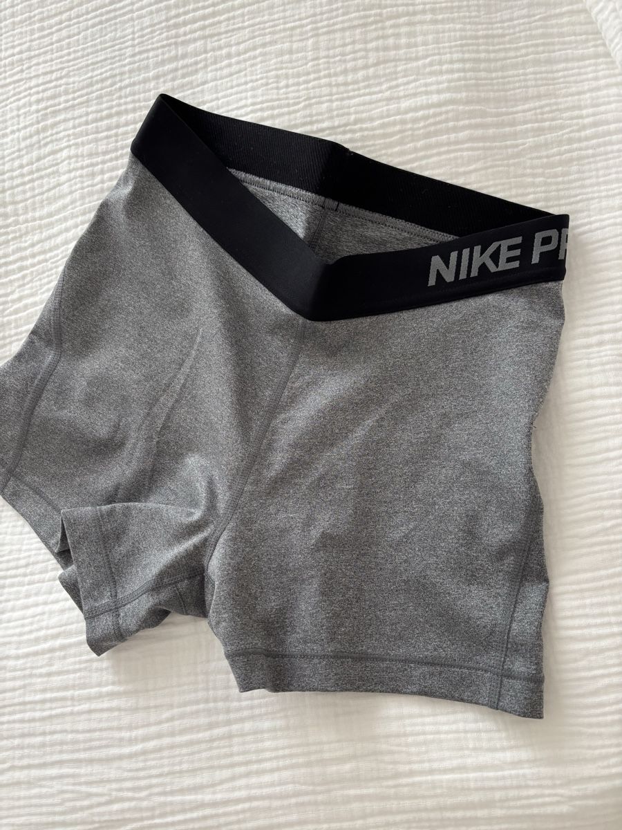 Nike Pantaloni: Nike Sportshorts – Usato da Winterthur venduto da leimaj