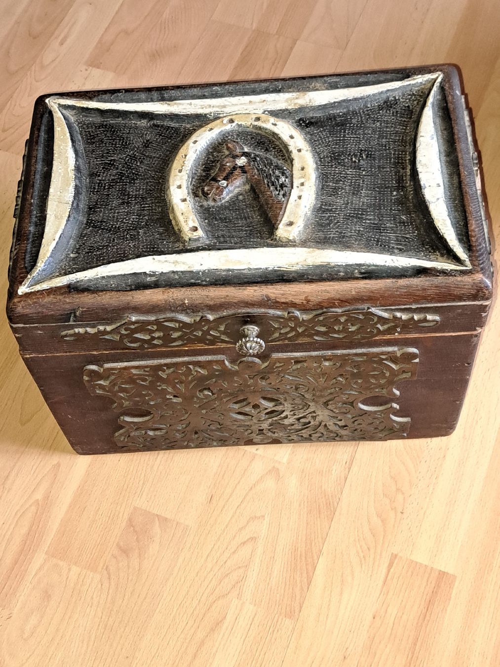 Barattoli: antike Kuste Pferdemotiv – Usato da Kölliken venduto da Upcycling-by-Mc-TAM