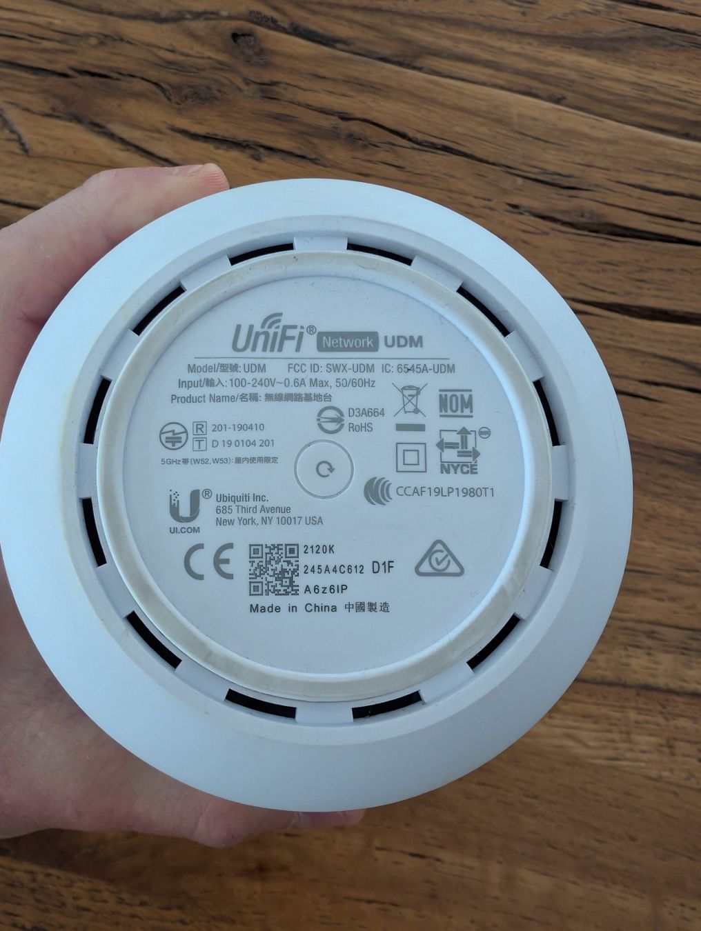Ubiquiti Modem & Router: Ubiquiti UniFi Dream Machine – Usato da Delémont venduto da breacH 2