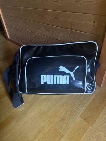 Tasche Puma schwarz lackiert guter Zustand