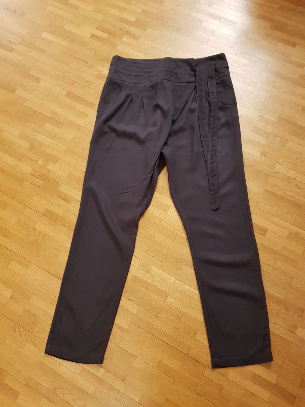 Pantaloni: Pantalon CONLEY'S gris Taille 42 – Usato da Veyrier venduto da sosozizou
