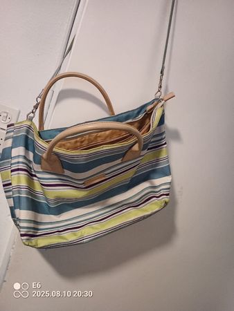 Gestreifte Tasche