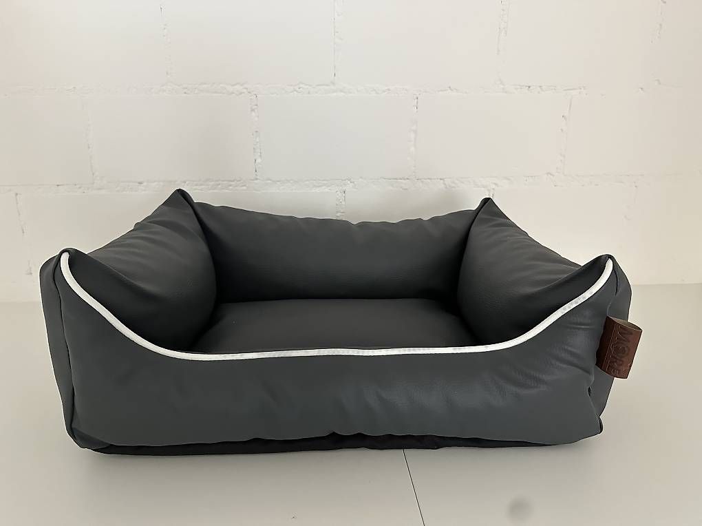 Liege- & Schlafplätze: Hundebett neu – Gebraucht aus Oberwangen TG von Samantha.Shirai