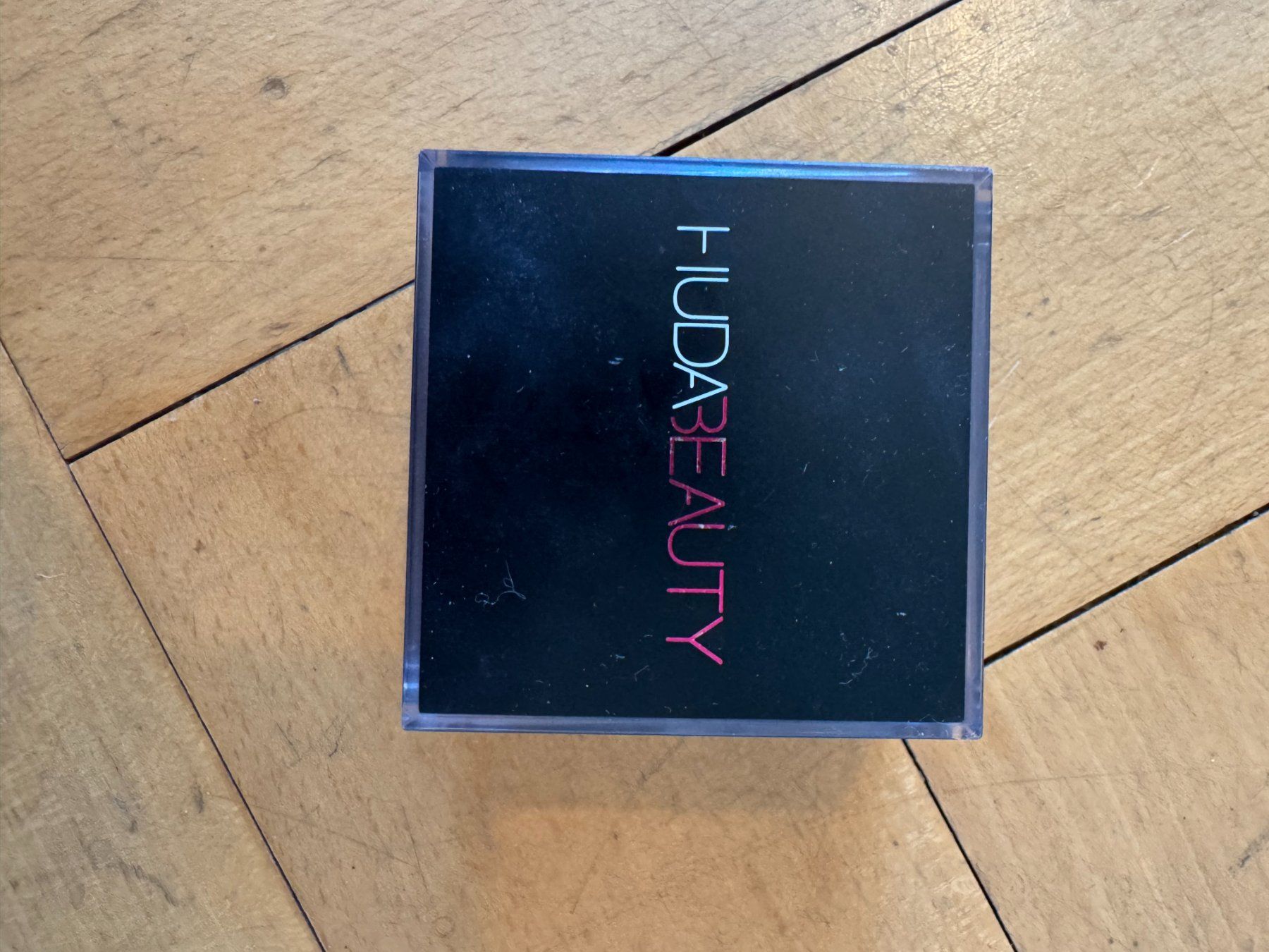 Huda Beauty Make-up: Huda Beauty Easy Bake Cupcake – Nuovo (secondo la descrizione) da Zollikon venduto da lui_gqg9