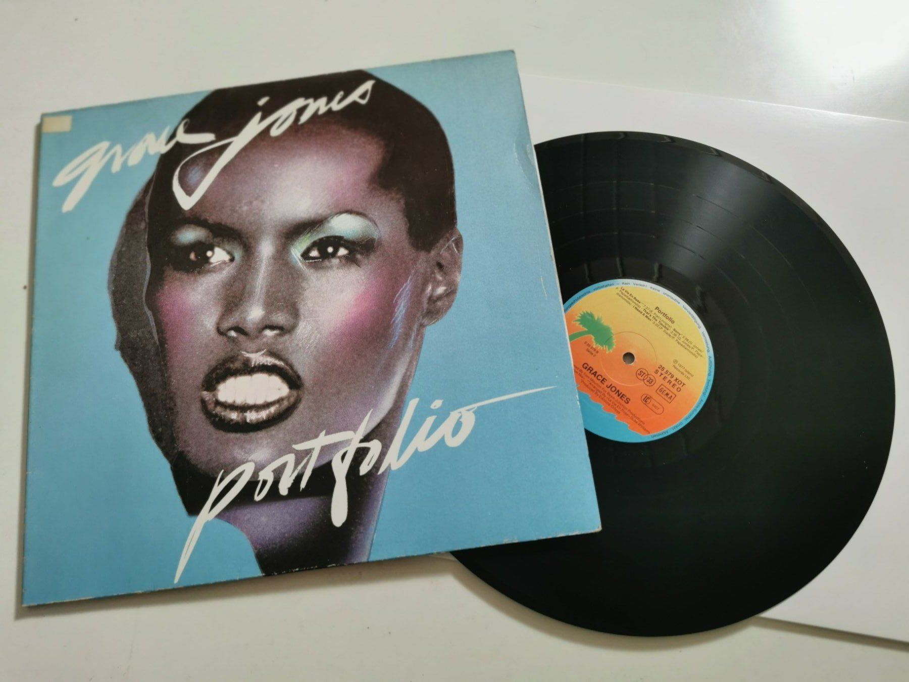 Dischi in vinile: GRACE JONES - PORTFOLIO – Usato da Grafenried venduto da House-of-Oldies