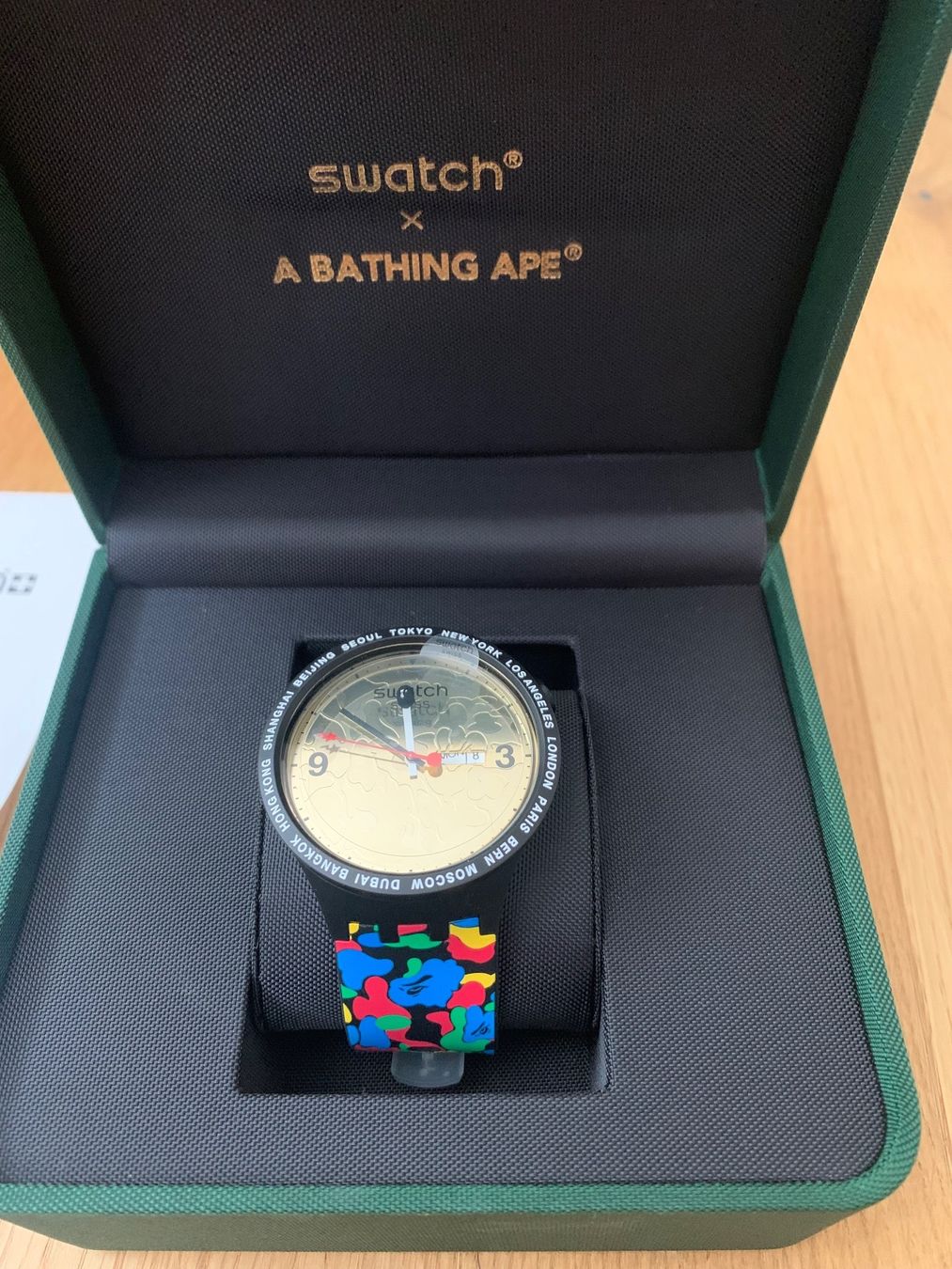 Swatch Orologi: SWATCH x BAPE TOKYO BLACK MULTI CAMO – Nuovo e nell'imballaggio originale da Aarberg venduto da Mama_Lulu