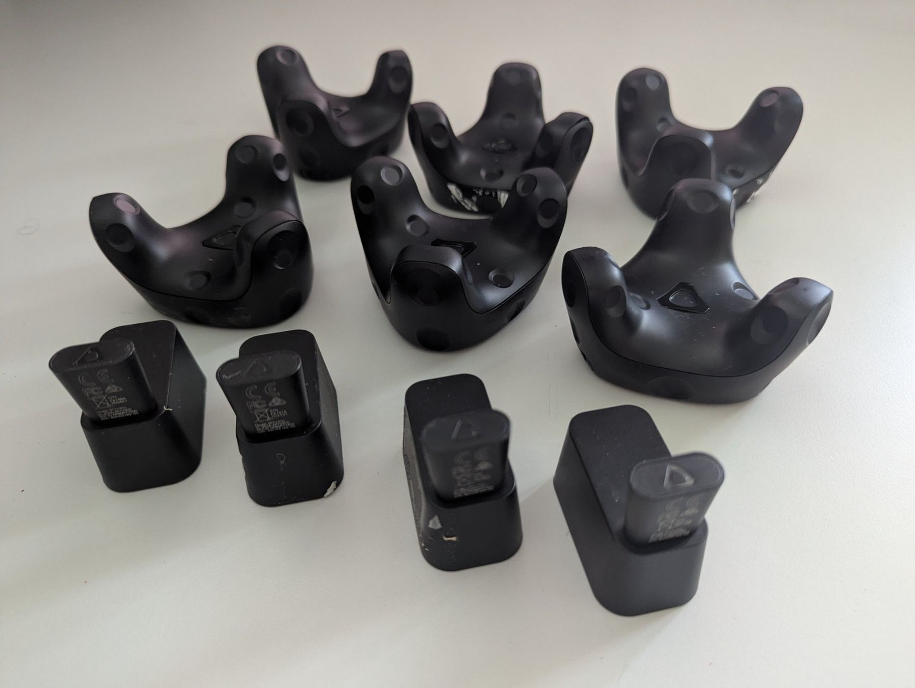 HTC Casque VR: 4x HTC Vive Tracker 3.0 inkl. USB-Dongle + 2x Ersatz Tracker – D'occasion à Matten b. Interlaken par eboy_79 1