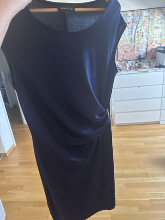 Kleid Anna Field dunkelblau ärmellos guter Zustand
