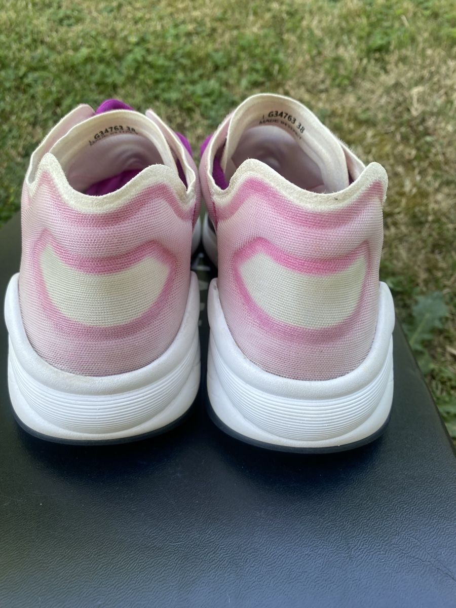 Chanel Chaussures femmes: Basket Chanel comme neuve 38 – Neuf (Voir description) à Bussigny par tmu_8p2m 8