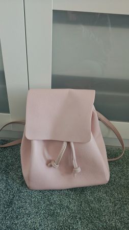 rosa Rucksack aus Kunstleder
