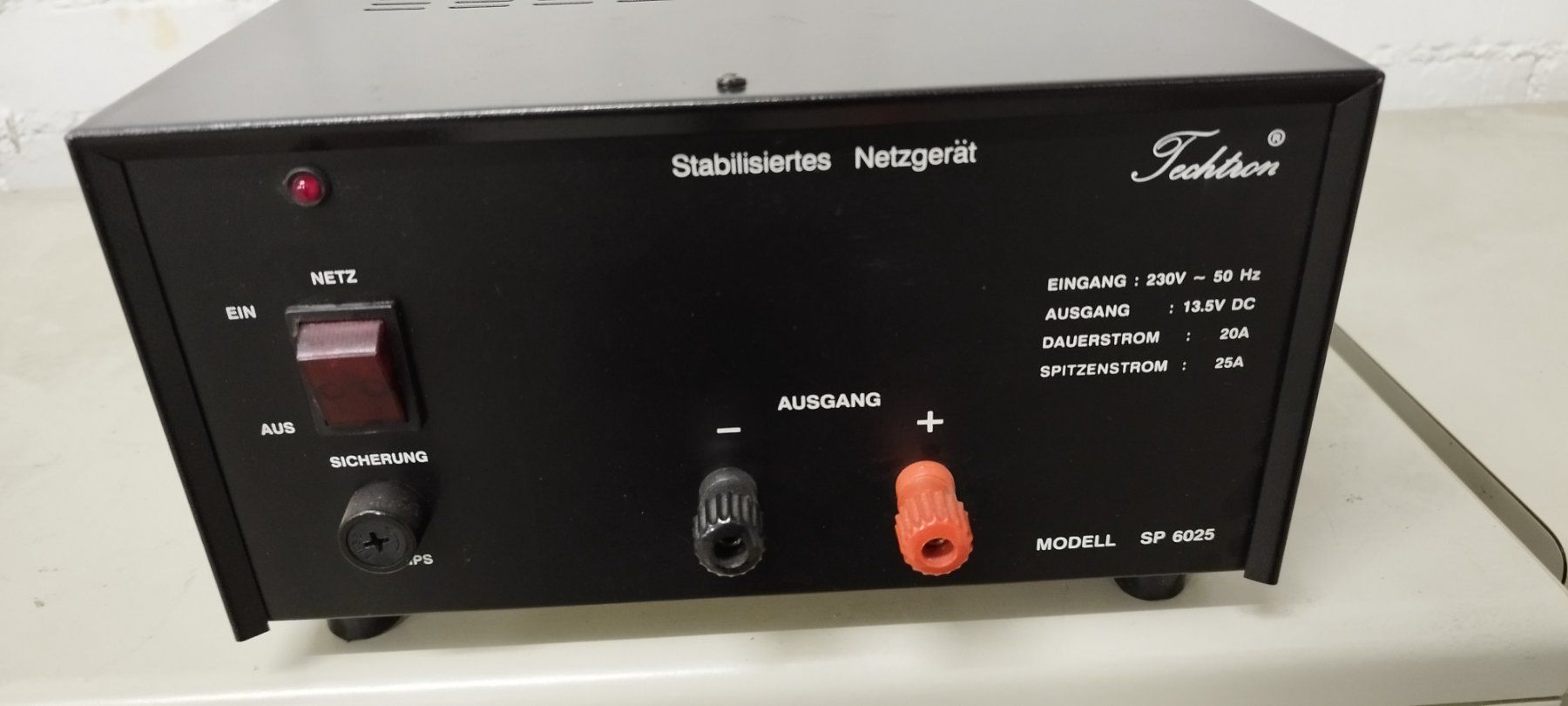 Alimentation électrique: Netzgerät Techtron – D'occasion à Bern par Flyer52
