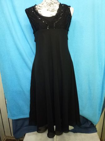 ABENDKLEID MIT PERLEN GR S RV AN DER SEITE DOPPELLAGIG EDEL