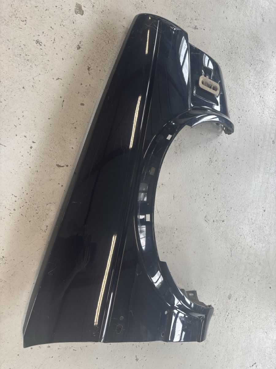 Volkswagen Tutti pezzi di ricambio auto: Golf 2 G60 Kotflügel – Usato da Frauenfeld venduto da VAG-12 1