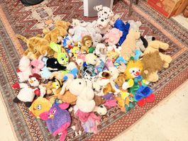 Grosses Konvolut Stofftiere (mit Furby!), sauber und gut.