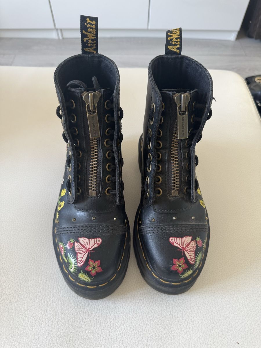 Dr. Martens Chaussures femmes: Dr. Martens – D'occasion à Reinach BL par jen_xh89 2