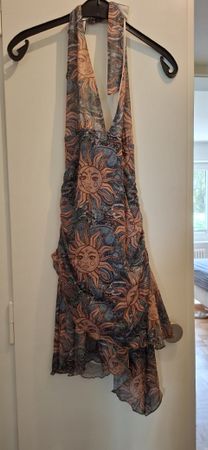 Damen Sommerkleid Neckholder Sonnenmuster kurz bunt