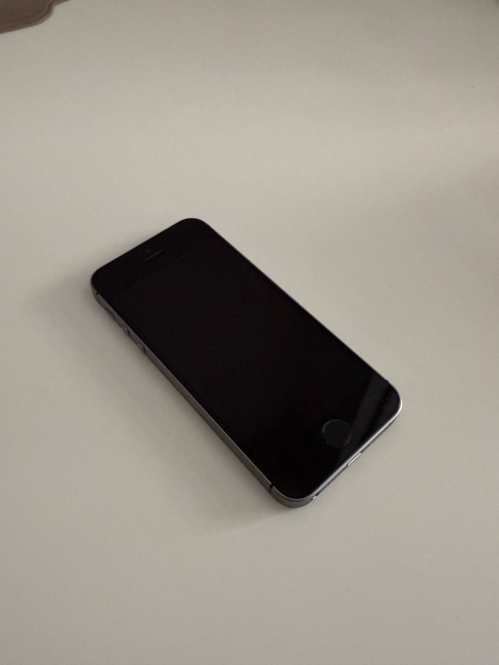 Apple Telefoni cellulari / Smartphones: iPhone SE (1. Generation, 2016) – Usato da Zürich venduto da Diazaio