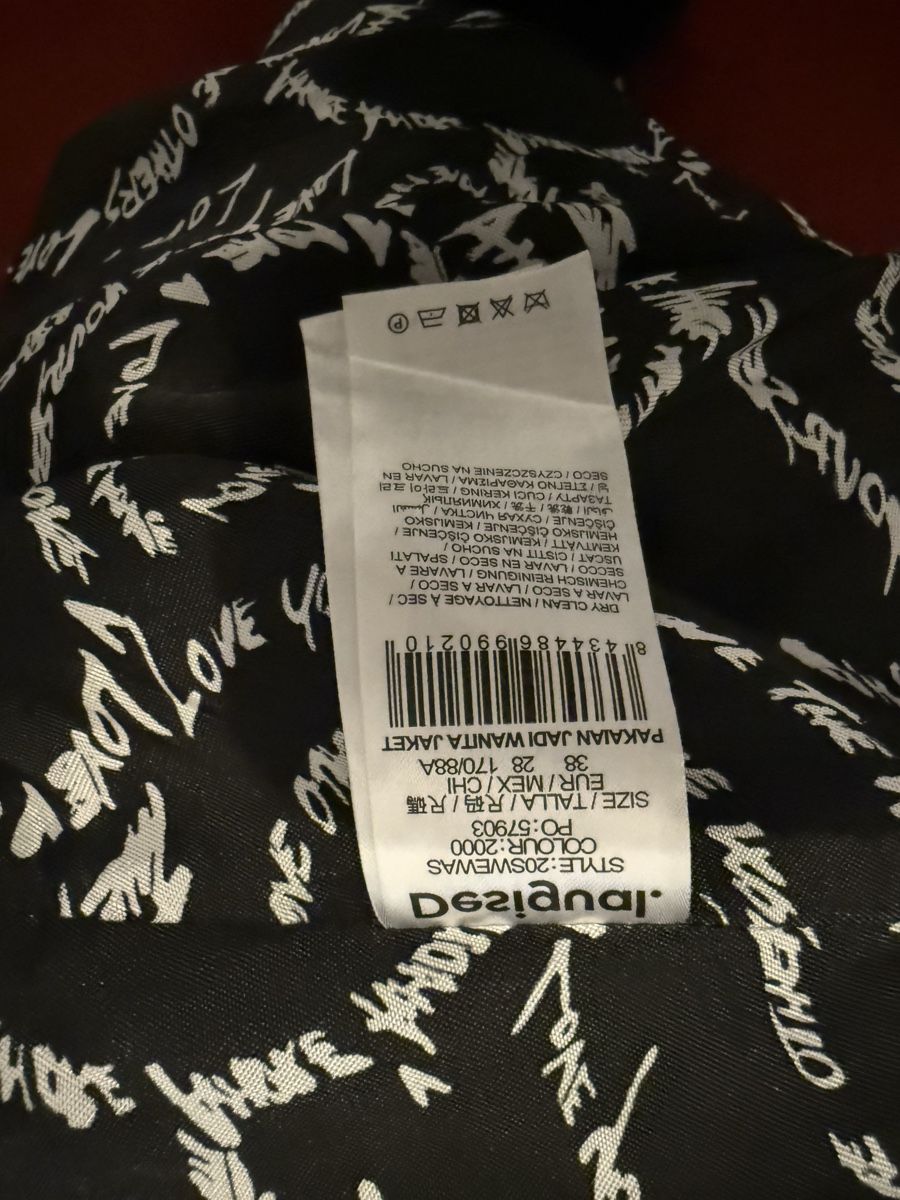 Completi & Tailleur: Desigual Blazer – Usato da Herrliberg venduto da Joy_Strehler 4
