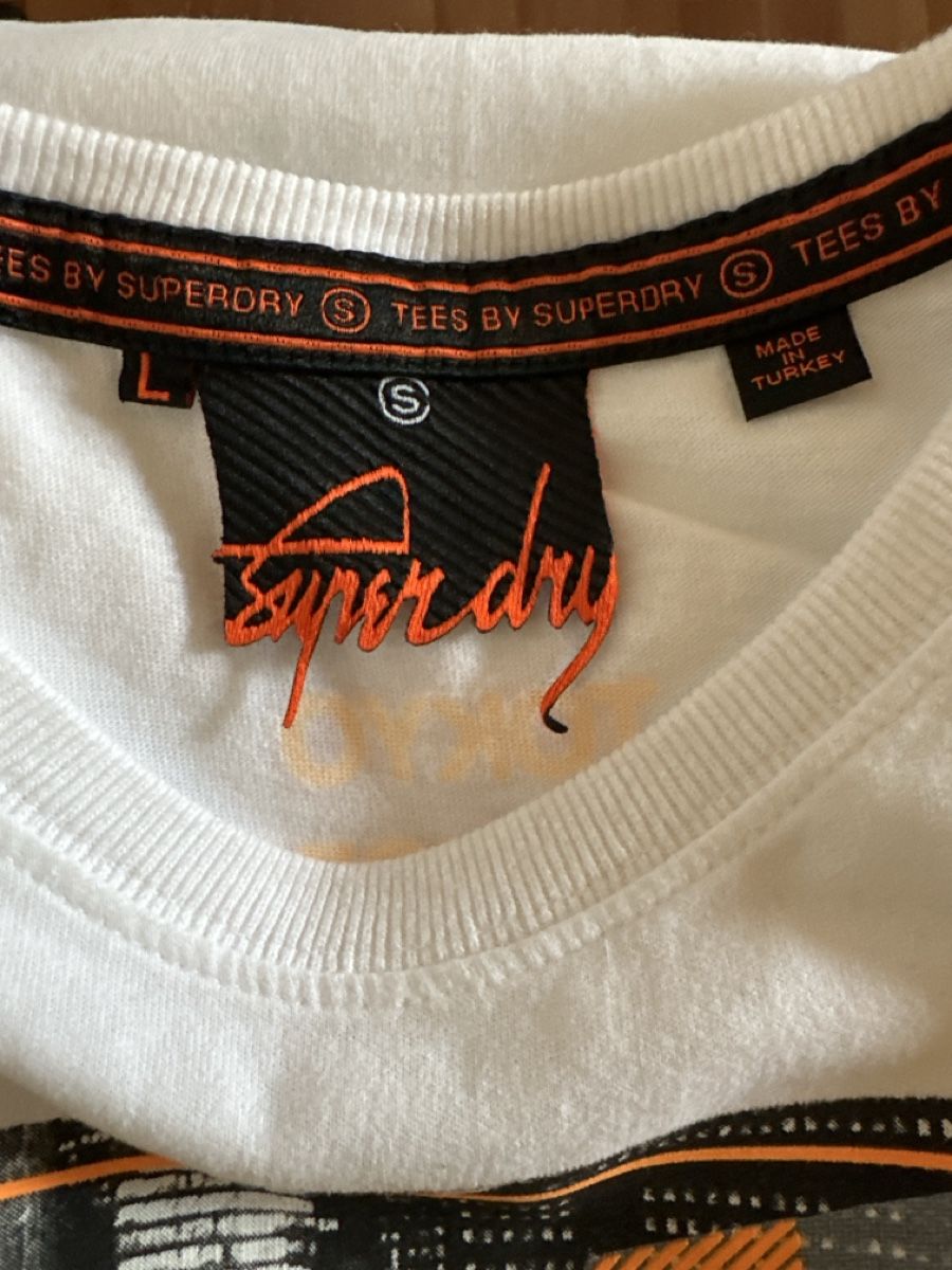 Superdry T-shirt: Superdry T-Shirt Gr. S weiss  – Usato da St. Gallen venduto da mai_2lcj 2
