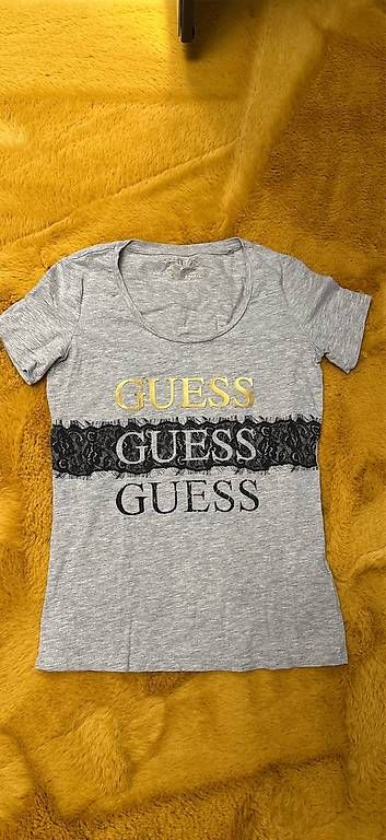 T-Shirts: Guess T-Shirt XS – Gebraucht aus Rüthi (Rheintal) von ine_98z7
