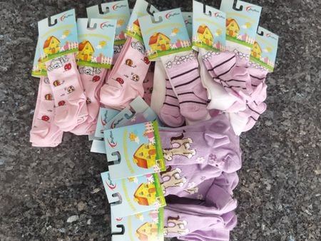28 Stück Babystrumpfhosen Gr. 00 (15-16)