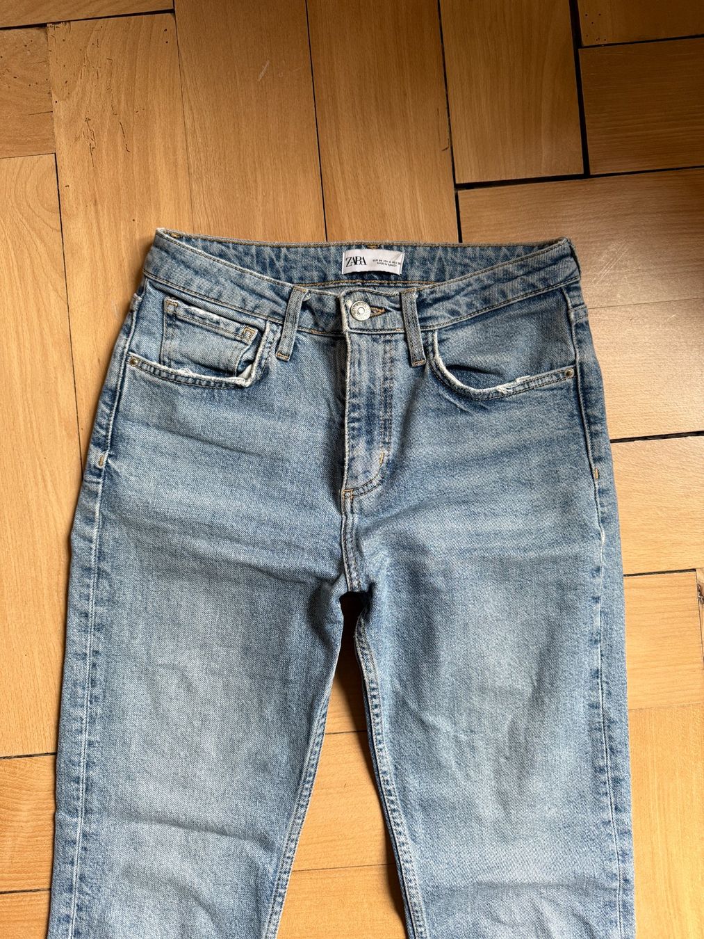 Zara Jeans: ZARA - Jeans hellblau 36 – Gebraucht aus Zürich von Diazaio 1