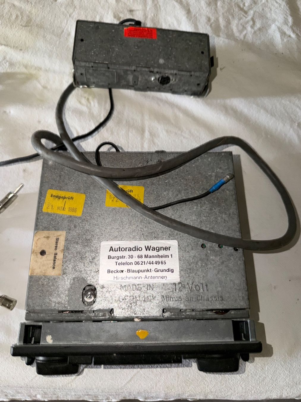 Mercedes-Benz Tutti pezzi di ricambio auto: Autoradio Becker Mexico Kassette 12 Volt gratis Versand CH – Usato da Luzern venduto da Basa73 1
