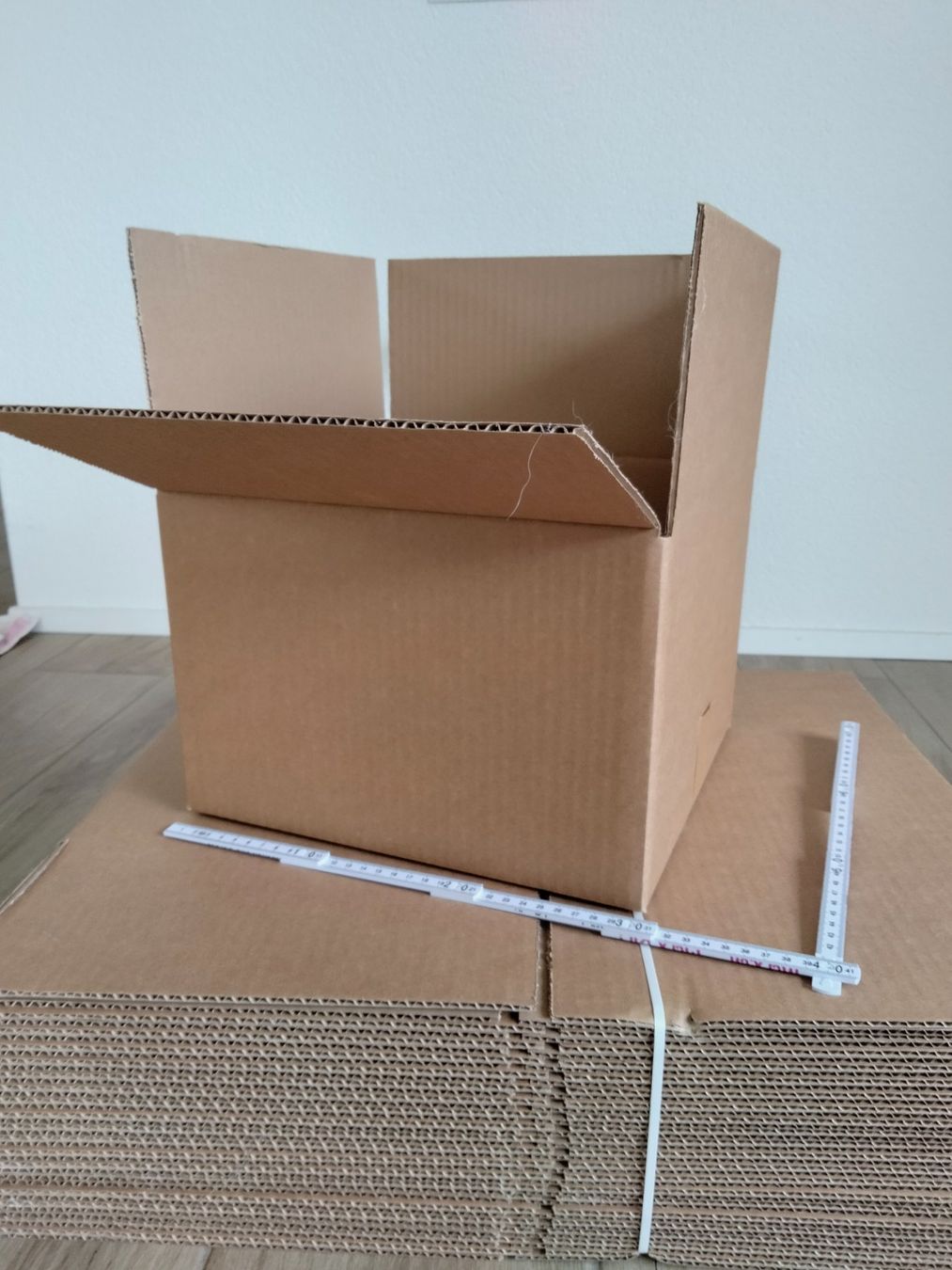 Cartoni: Versandkarton 305x288x201 a 20 Ex. – Nuovo e nell'imballaggio originale da Oberwil-Dägerlen venduto da box7