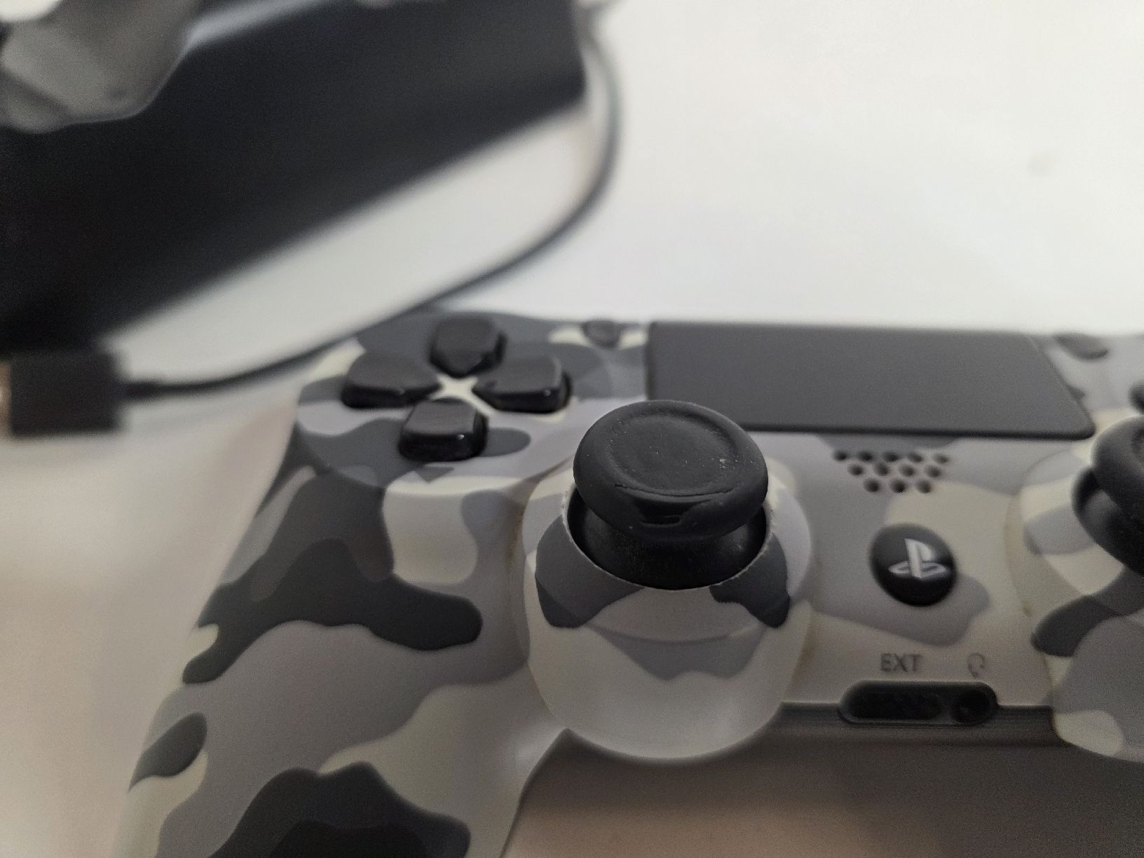 Controller: 2x Original Sony PS4 DualShock 4 Controller – Camouflage – Usato da Ehrendingen venduto da lax21 4