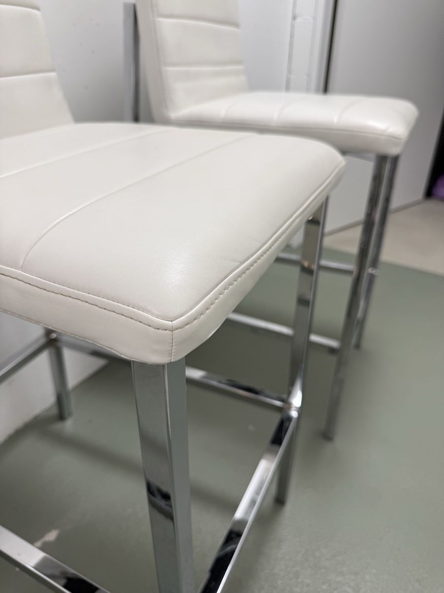 Seggioloni: 3 Modern White Bar Stools – Like New – Nuovo (secondo la descrizione) da Affoltern am Albis venduto da EGoncharova 4