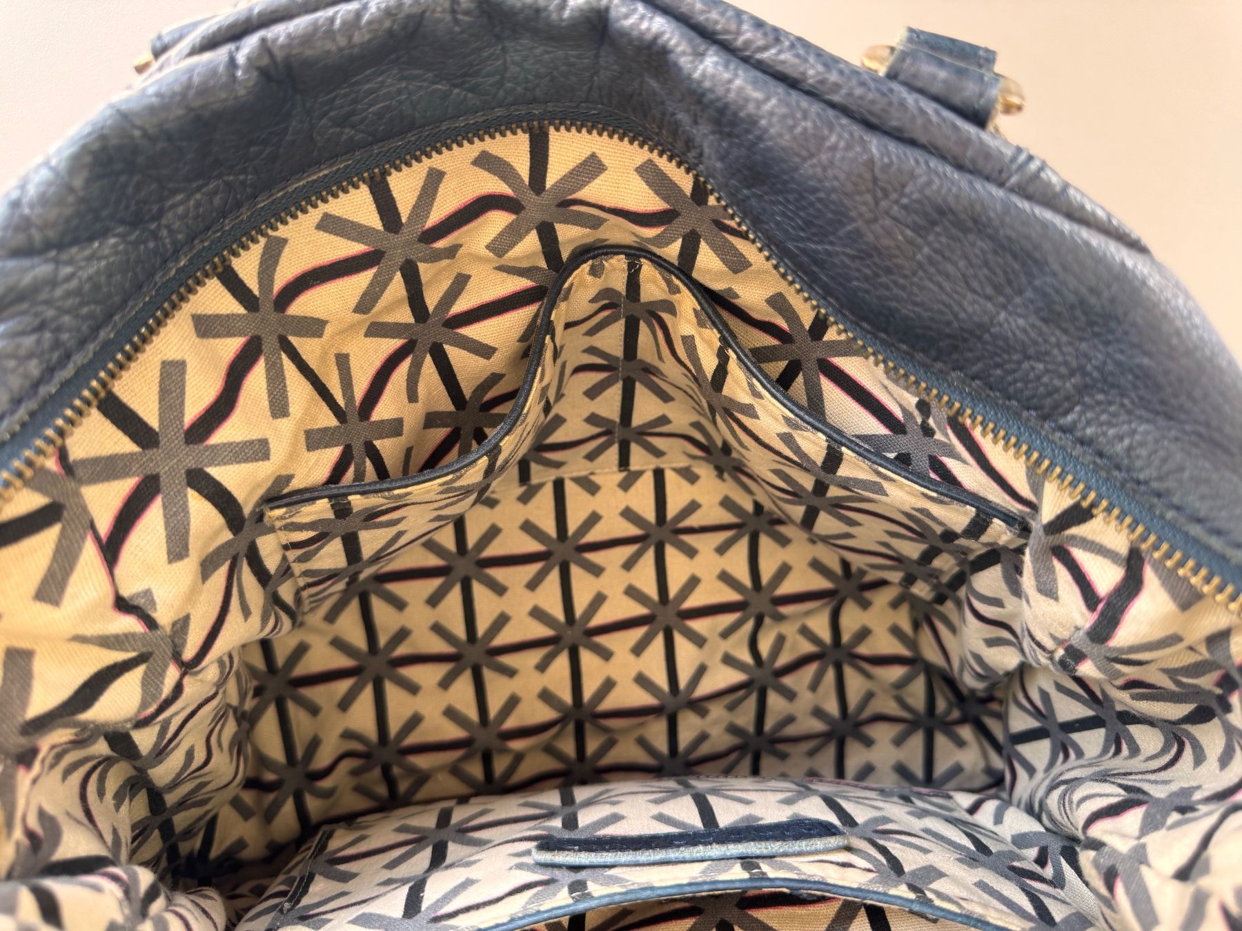 Liebeskind Borse da donna: Wunderschöne Liebeskind Berlin Handtasche Dunkelblau – Usato da Rothrist venduto da Fondgruebe 9
