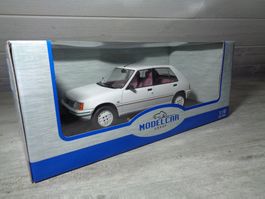 MCG 1:18 Classic Car Peugeot 205 1984