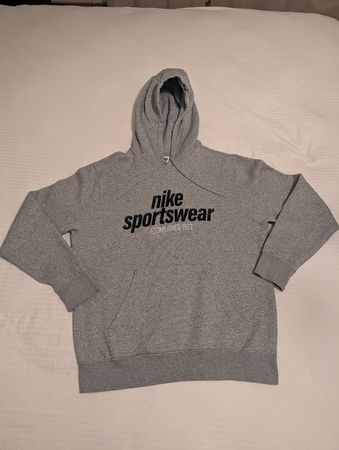 Nike Hoodie (Size M)