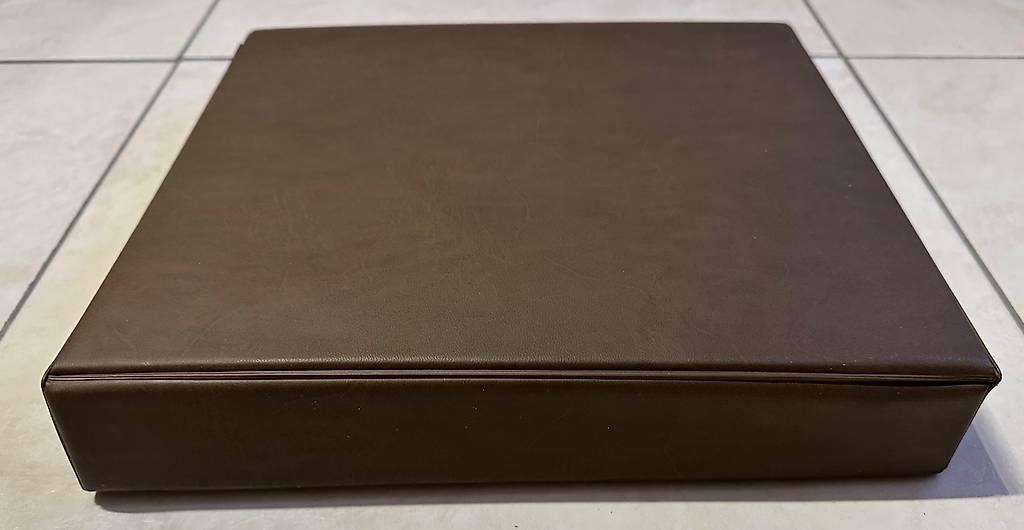 Album: Briefmarkenalbum 30 Seiten Braun – Usato da Bern venduto da KasimirBerger 2