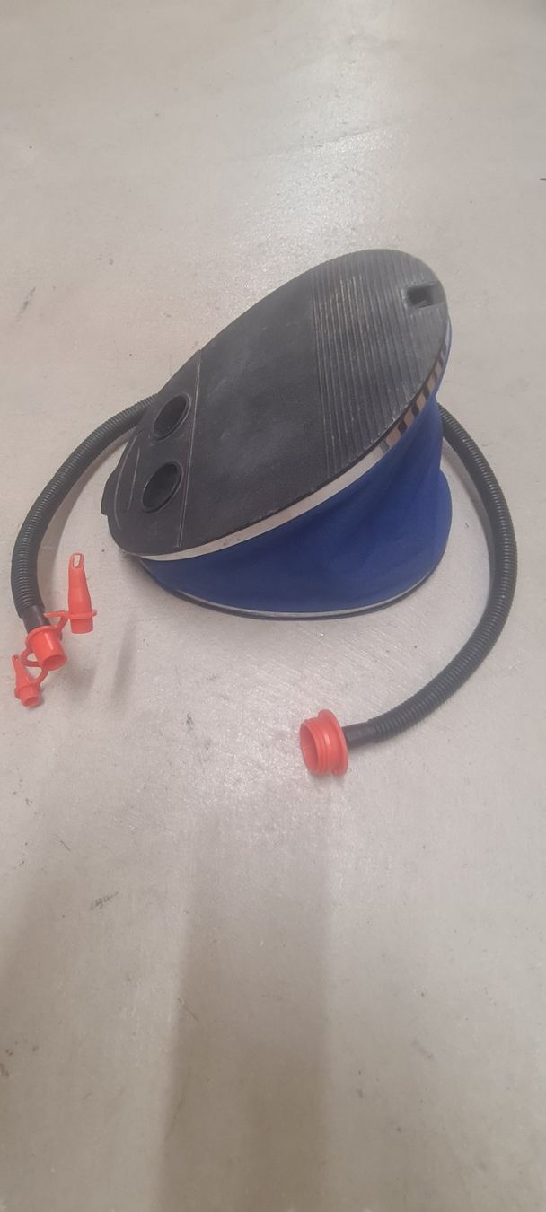 Salvagente: Set Schauchboot,schwimmrings,Aufblaspumpe – Usato da ZÜRICH venduto da PORTOGA 7
