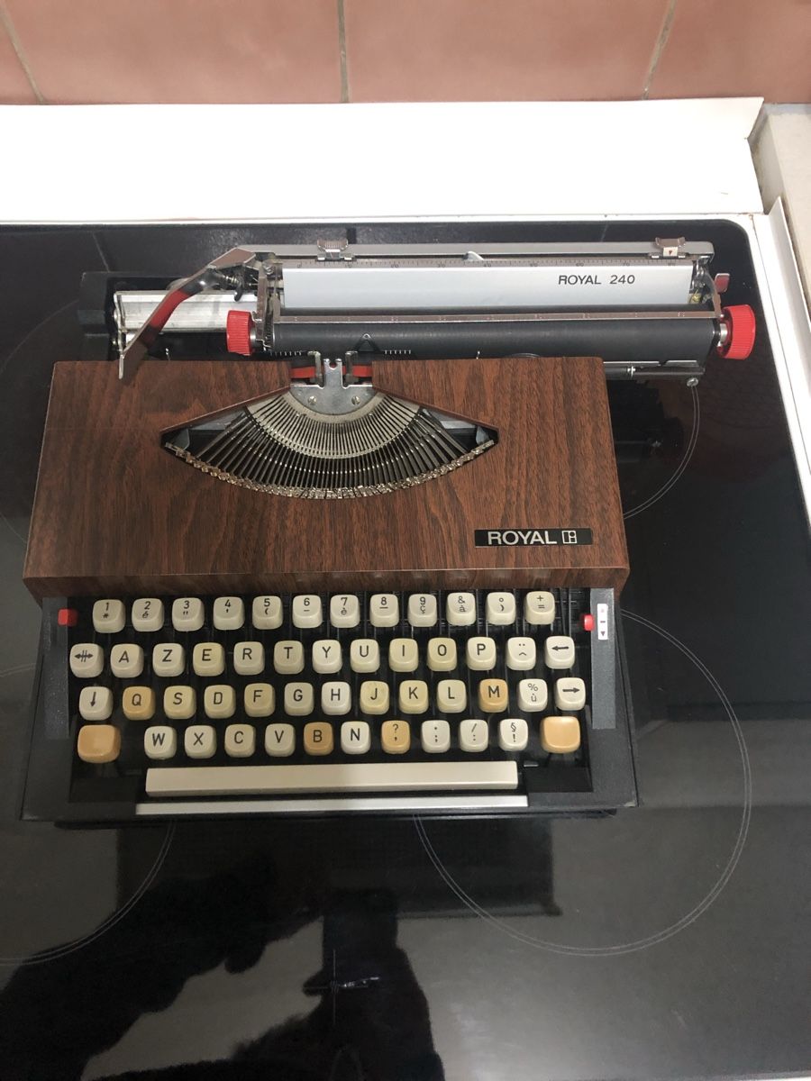 Macchine da scrivere: Machine à écrire vintage Royal – Usato da petit lancy venduto da FerreiraLuis 1