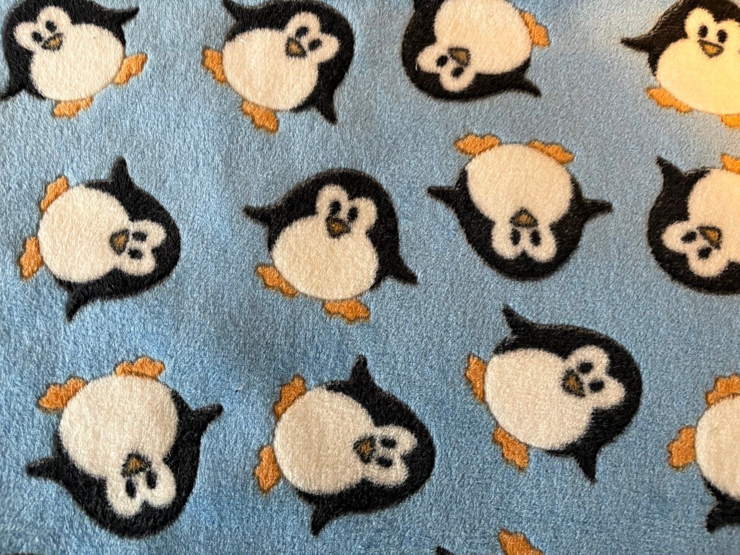 Tessuti: Flies Stoff Pingu – Nuovo e nell'imballaggio originale da Pfäffikon SZ venduto da Desideria0