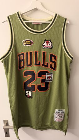 Michael Jordan NBA Shirt L