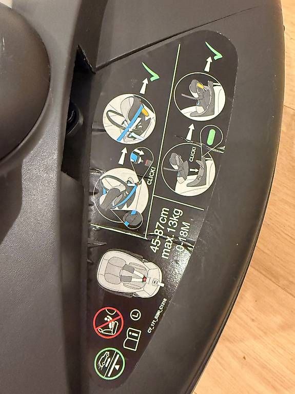 Seggiolini per auto: Cybex Babyschale und Base Cloud Z i-Size – Usato da Herrliberg venduto da sch_k2m9 4