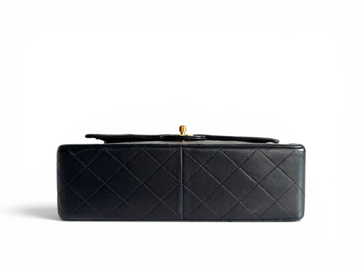 Chanel Borse da donna: CHANEL Medium Tall Classic Lambskin Double Flap Tasche – Usato da Kriens venduto da hannaandkiko 5
